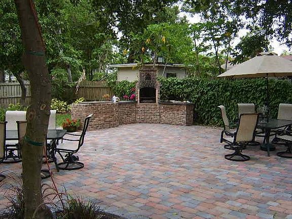 FIREPLACE/BBQ AREA