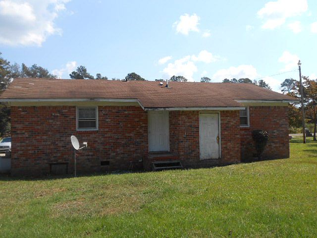 2nd image of 820 Illery Rd