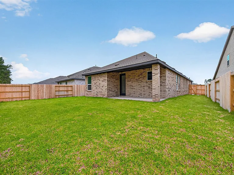13071 Pine Trace St — Photo 35