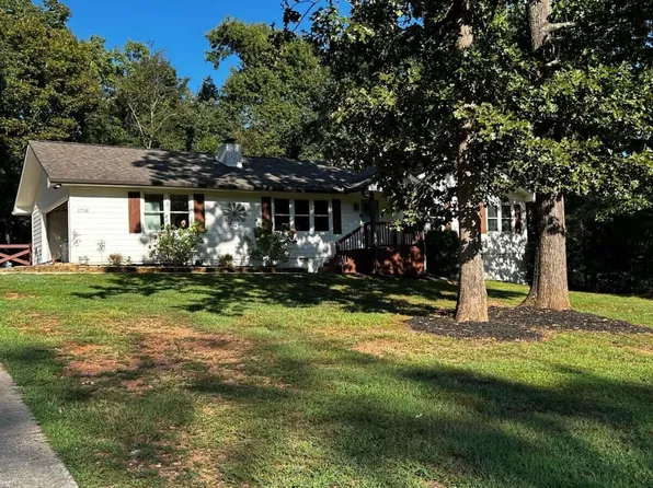 1738 Sandy Ct, Snellville, GA 30078