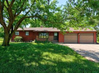 143 16th Ave, Moundridge, KS 67107