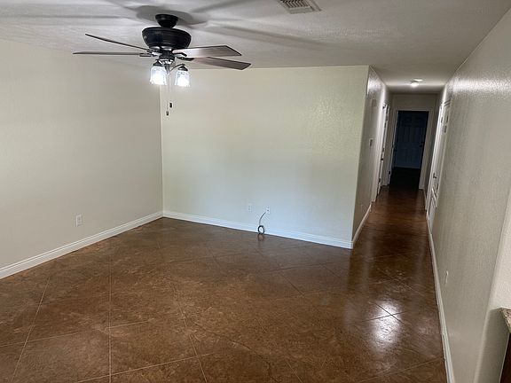 4th image of 2213 Shady Ln #2213