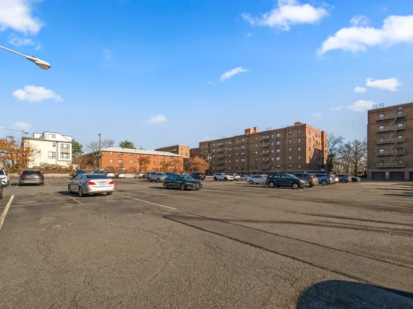 2337 Hudson Terrace image 21 of 23