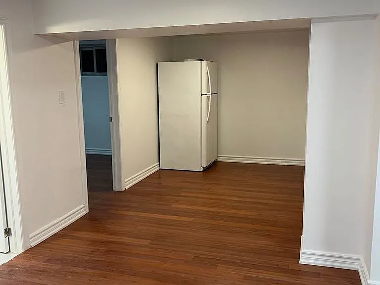 26 Oakridge Dr #BASEMENT — Photo 3