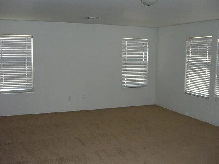 6907 S Emerald Pl — Photo 4