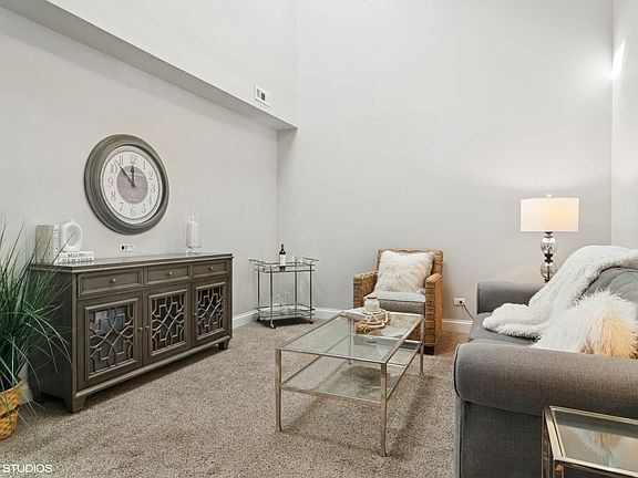 3rd image of 567 Pleasant Pl