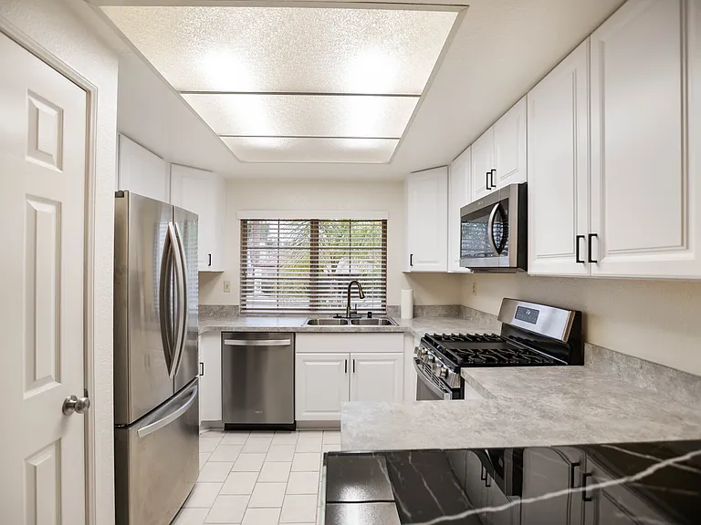 28144 Calle Vallarta — Photo 9