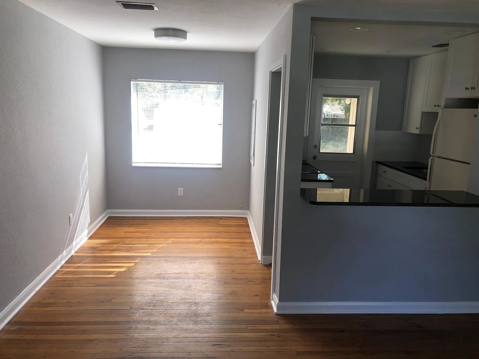 3 bed, 1150 sqft, $2,180 — Photo 1