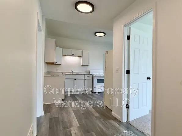 247 E Fremont St #1, Owatonna, MN 55060