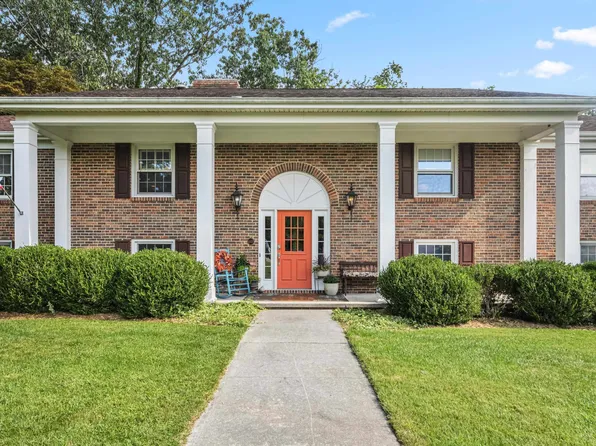 607 Landsdowne Dr, Blacksburg, VA 24060