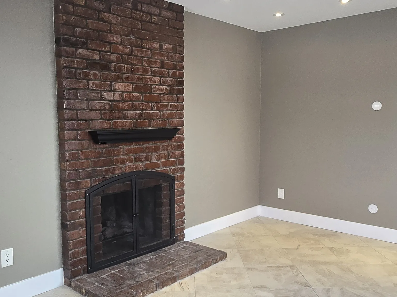 3 bed, 2.5 bath, 1400 sqft, $4,000 — Photo 4