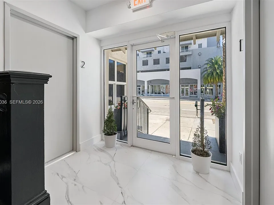 403 SW 12th Ave #3