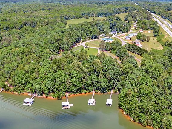 5th image of 125 Woodshore Dr