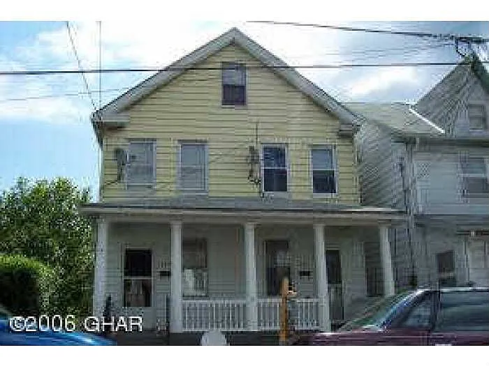 429 Adams St photo 1