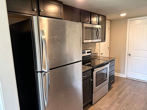5th image of 1422 NE Mary Ct