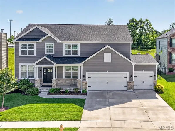 112 Downview Dr, O'Fallon, MO 63368