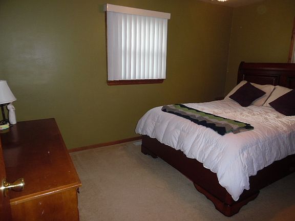 5th image of 706 N Maxine Dr