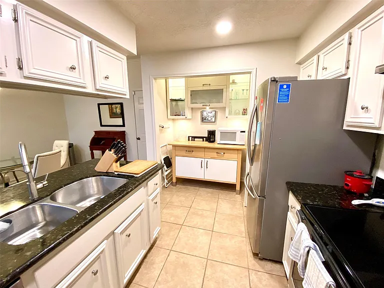 7350 Kirby Dr #2 — Photo 6