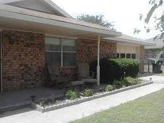 4th image of 711 Arrowhead Ln