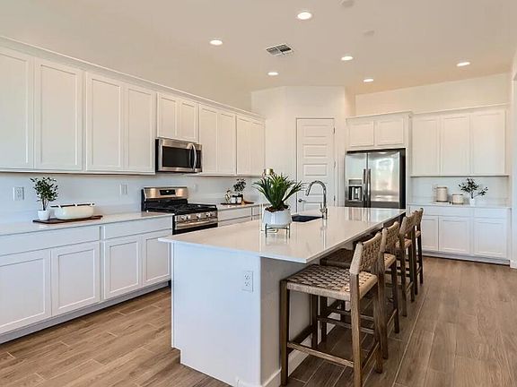 3rd image of 4613 E TOPAZ Drive