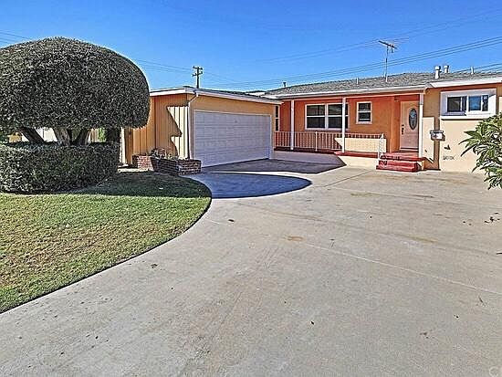 1st image of 14403 Manecita Dr