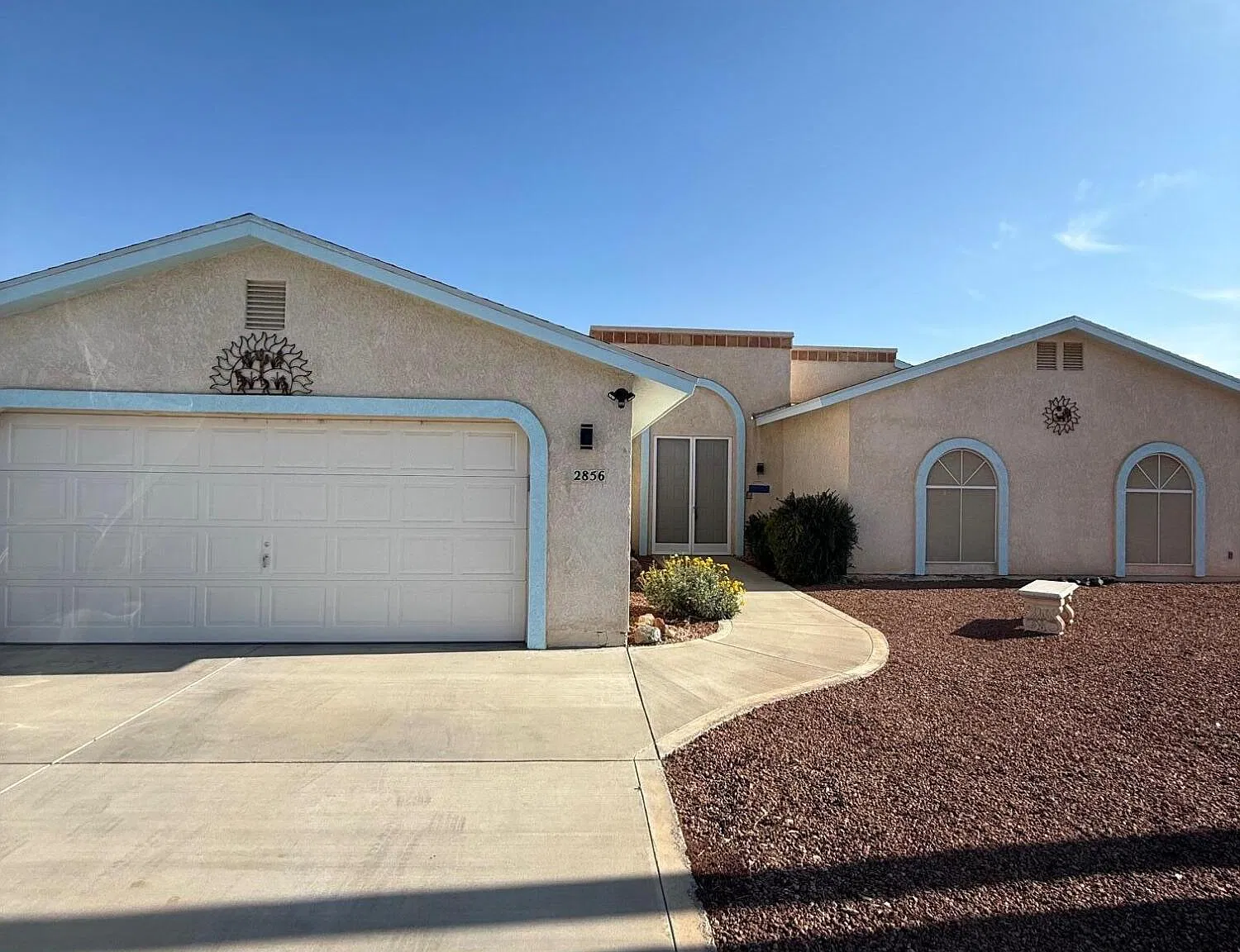 3 bed, 2.5 bath, 1887 sqft, $2,500 — Photo 2
