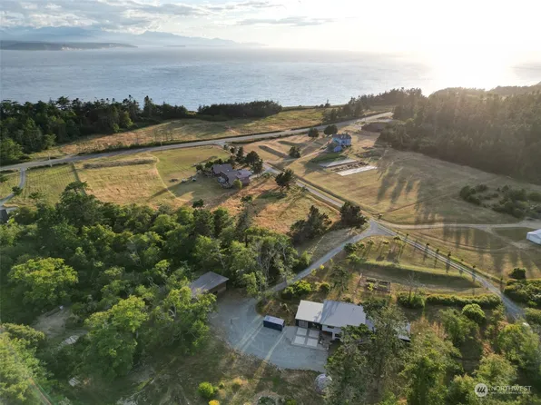 1211 Windward Way, Coupeville, WA 98239