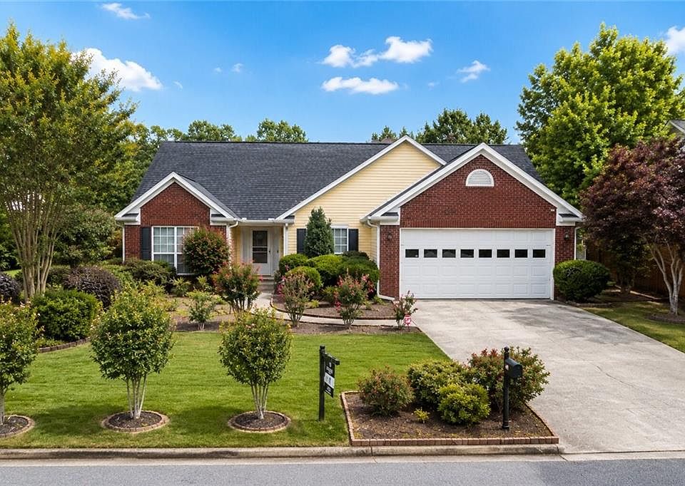 1st image of 2130 Saint Thomas Way