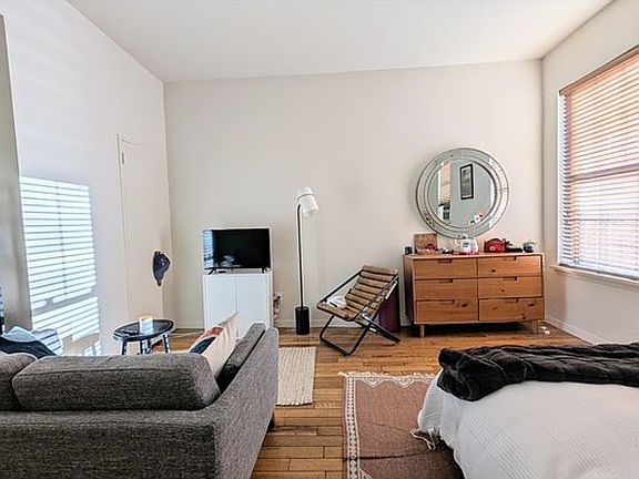 2nd image of 59 W 76th St APT 2D