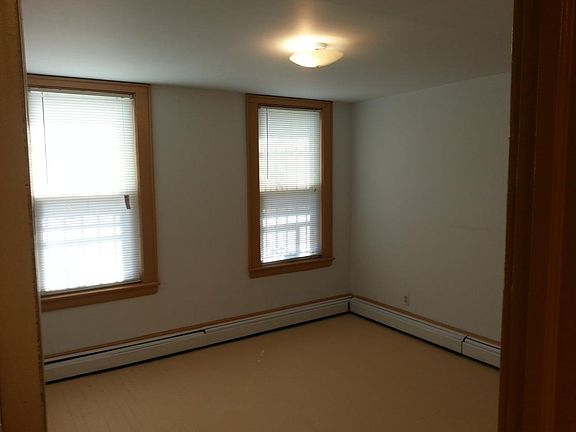 3rd image of 33 N 12th St #1