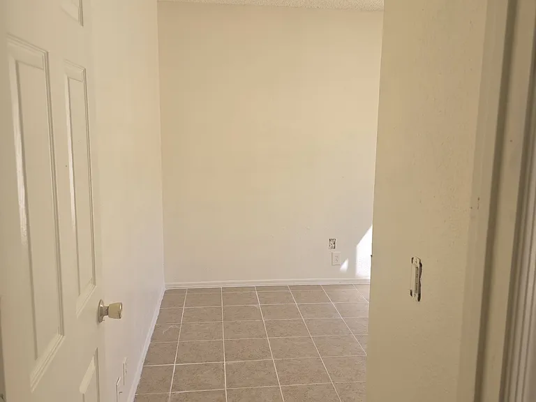 4049 W Camino Del Rio — Photo 6