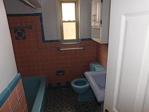 2nd image of 1158 Fashion Ave