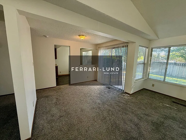 6065 Diplomat Dr — Photo 3
