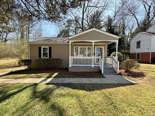 2001 Colonial Ave Photo 1