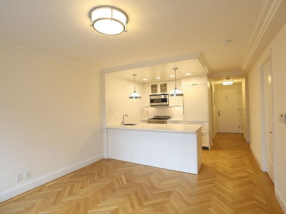 4th image of 305 E 86th St #7JE