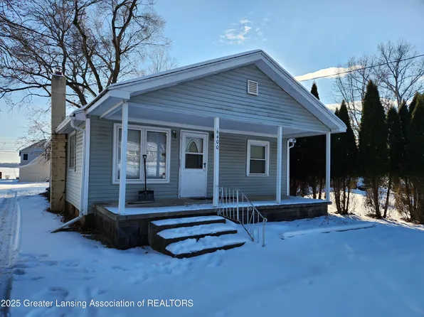 6400 W Lake Dr, Haslett, MI 48840
