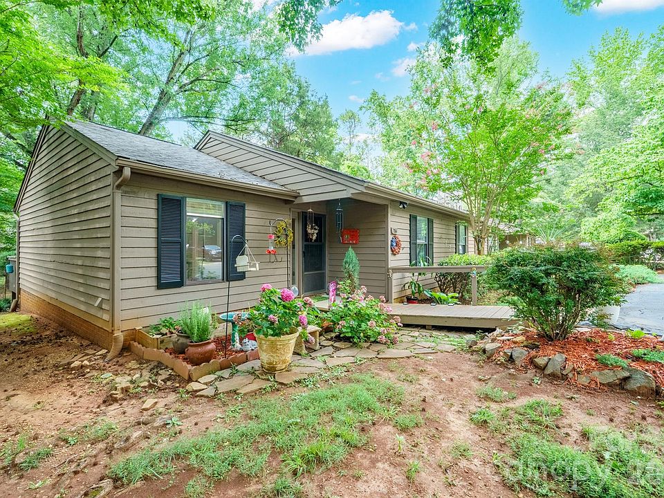 1st image of 116 Cedar Holw