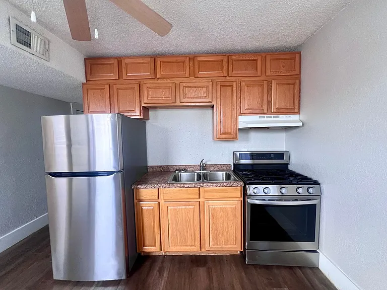 300 Belgrade Ave #401 — Photo 3
