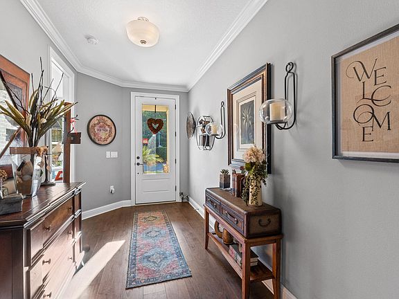 4th image of 187 Autumn Ave