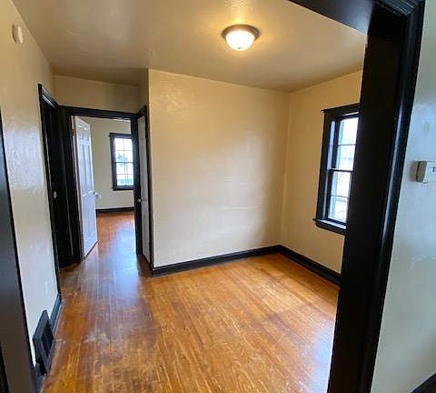5th image of 617 Orient Dr #2