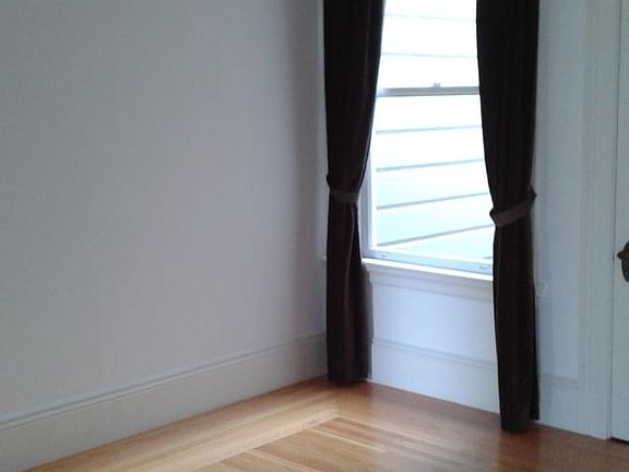 4th image of 3668 Sacramento St