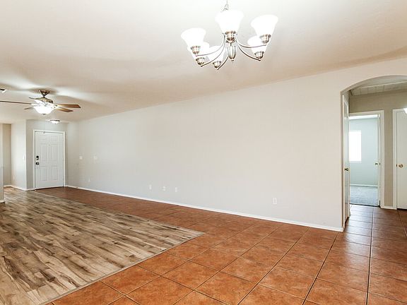 5th image of 15066 W Buchanan St