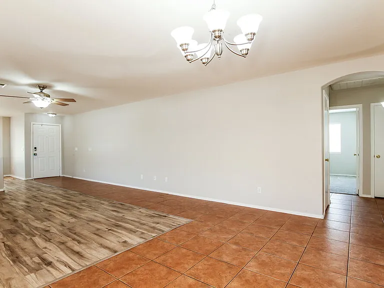 15066 W Buchanan St — Photo 5