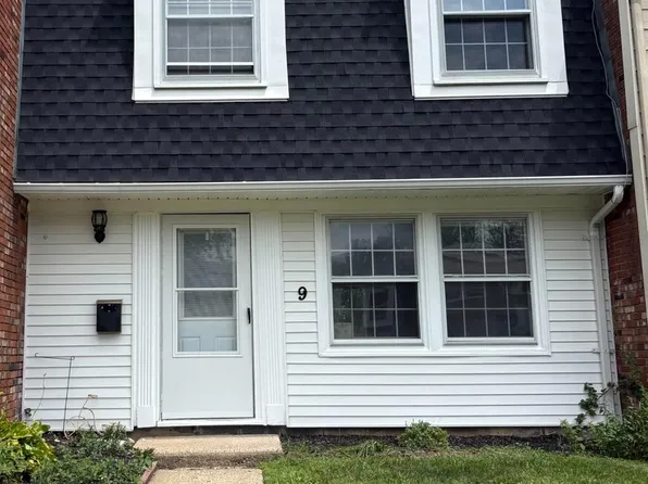 9 Raeburn Ln, Willingboro, NJ 08046