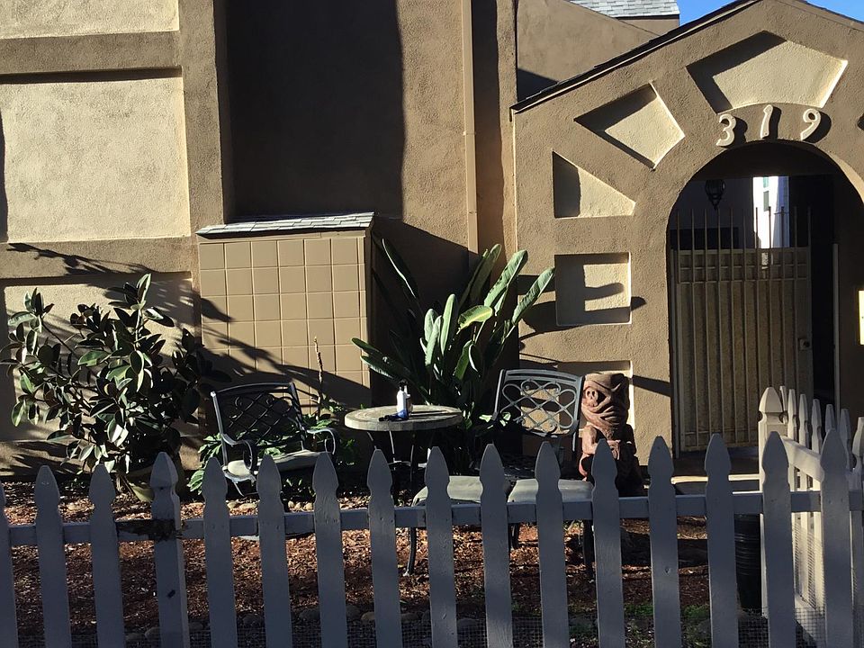 Entrance to 3 unit complex