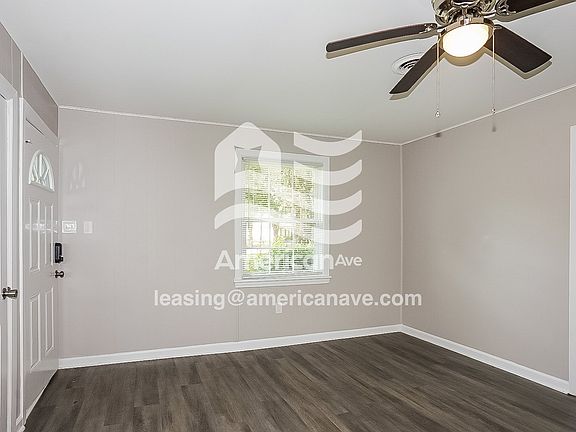 1802309_004_wm_-_living_room_13050052.jpg