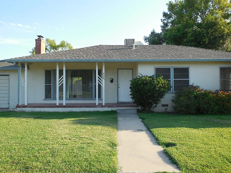 456 Drakeley Ave — Photo 3