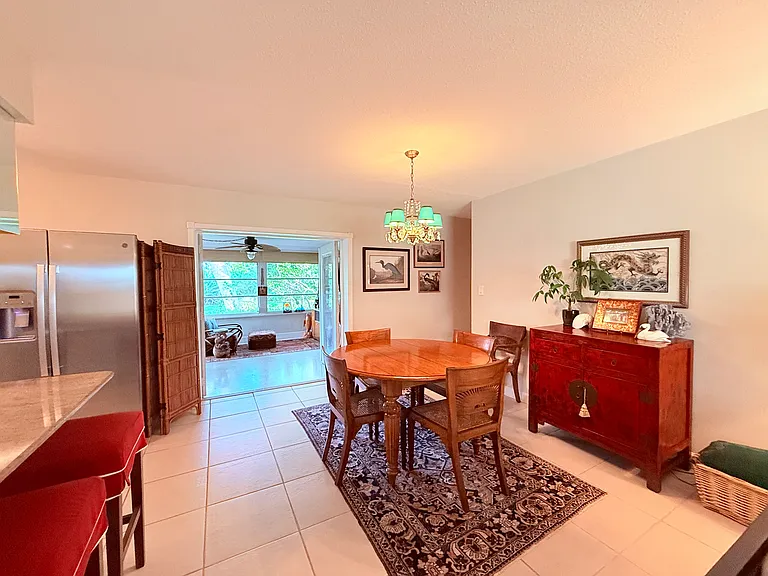 Dining room/kitchen