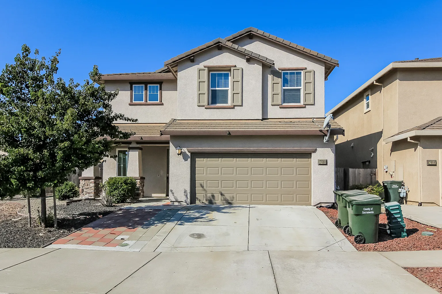 7498 Diamond Ranch Dr photo 1