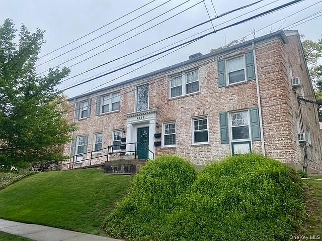 1st image of 49-09 Hanford St #1R
